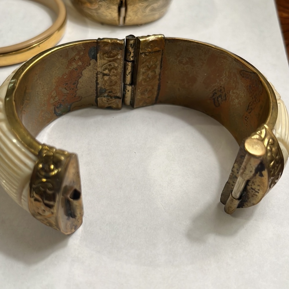 Lot Vintage Bone carved silver Bakelite gold chunky bangle bracelets - Picture 7 of 11